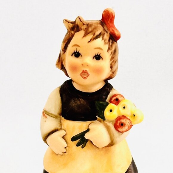 Goebel Hummel "Pretty Posie" #2174/A - First Issue (2004) TMK - Picture 2 of 8